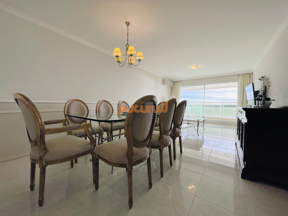 Apartamento ID.1469 - Venta y alquiler temporario de apartamento de tres dormitorios sobre playa Mansa, parada 5
