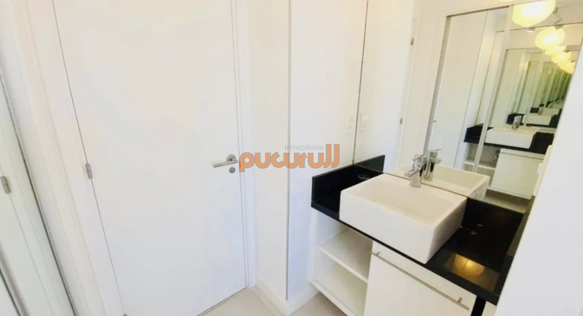 Apartamento ID.2712 - Venta de apartamento de 2 Dormitorios en el corazón de la Península, Torre con servicios