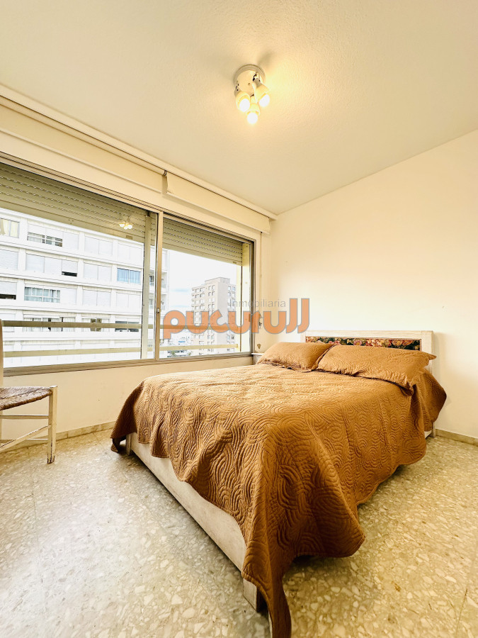 Apartamento ID.2708 - Venta de apartamento en Península de Punta del este con 3 dormitorios y 2 baños reciclado 