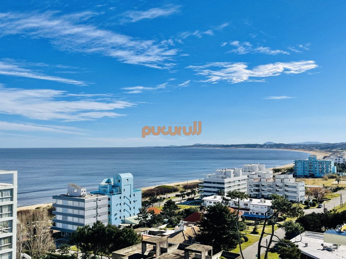 Apartamento ID.1783 - Apartamento de 3 Dormitorios en Playa Mansa con Vista al Mar en Venta!