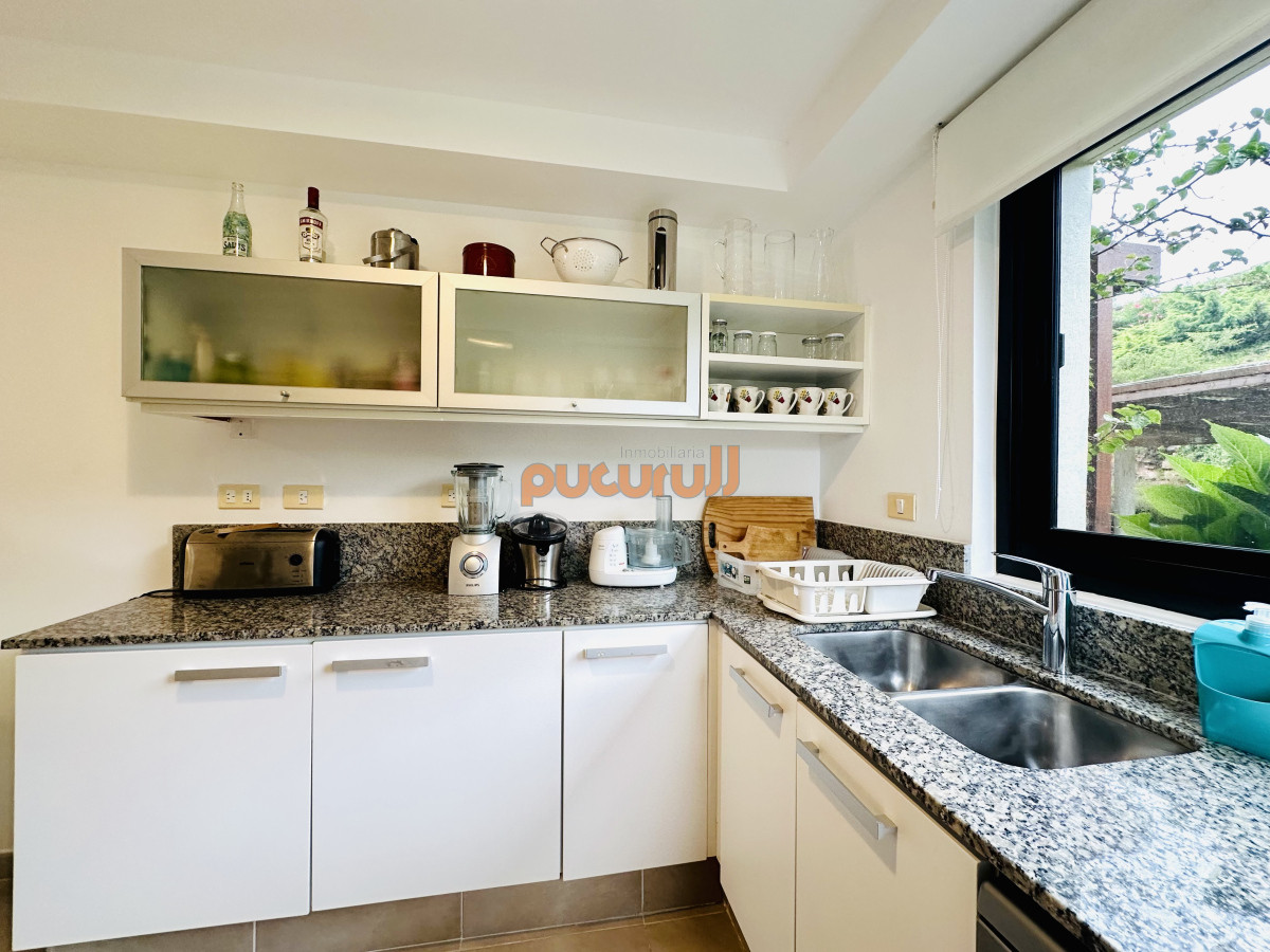 Apartamento ID.2634 - Excelente y amplio departamento duplex en venta de 3 dormitorios mas dependencia con parrillero, Punta Ballena