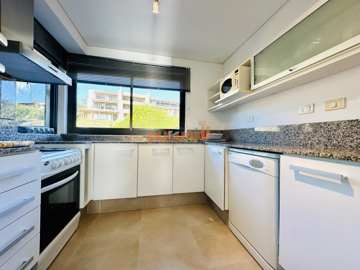 Apartamento ID.2247 - Venta de apartamento de 2 dormitorios con parrillero propio en el Lomo de la Ballena