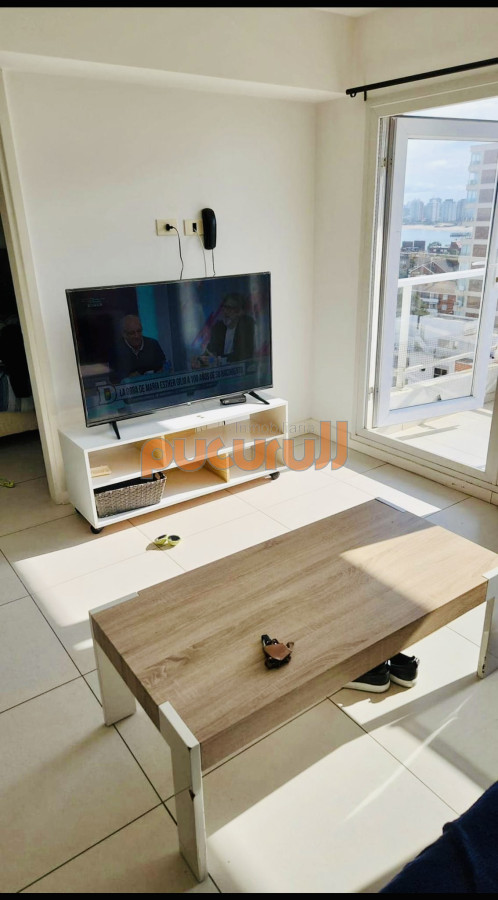 Apartamento ID.2712 - Venta de apartamento de 2 Dormitorios en el corazón de la Península, Torre con servicios
