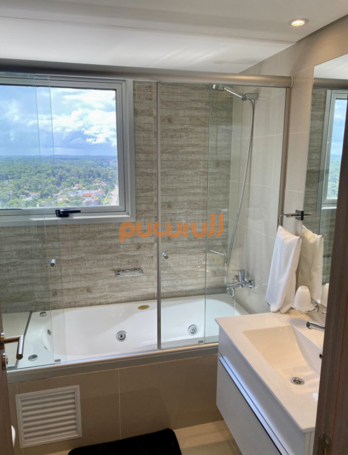 Apartamento ID.2341 - Alquiler temporal de apartamento piso alto de 2 dormitorios más servicio en playa brava 