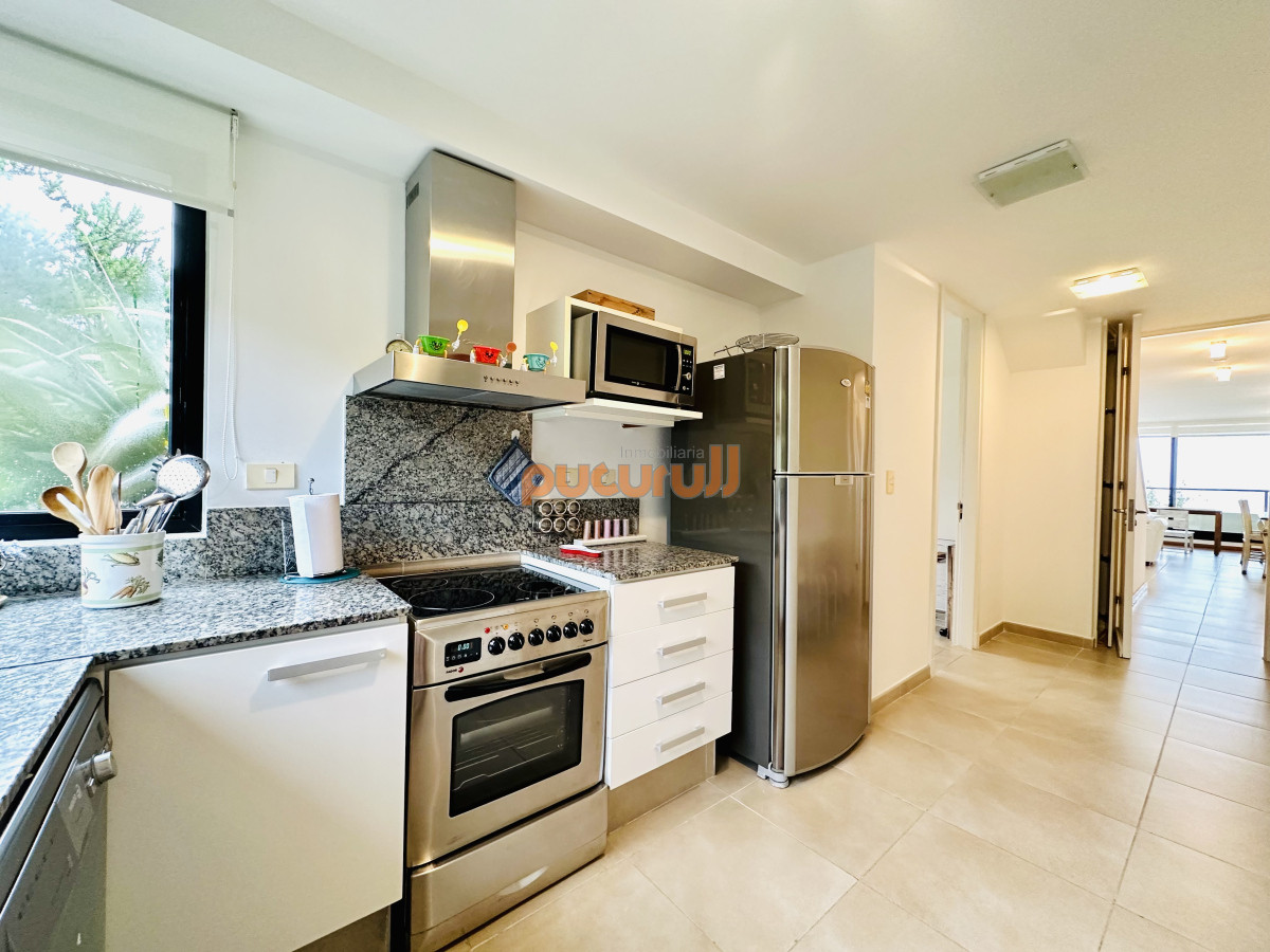 Apartamento ID.2634 - Excelente y amplio departamento duplex en venta de 3 dormitorios mas dependencia con parrillero, Punta Ballena