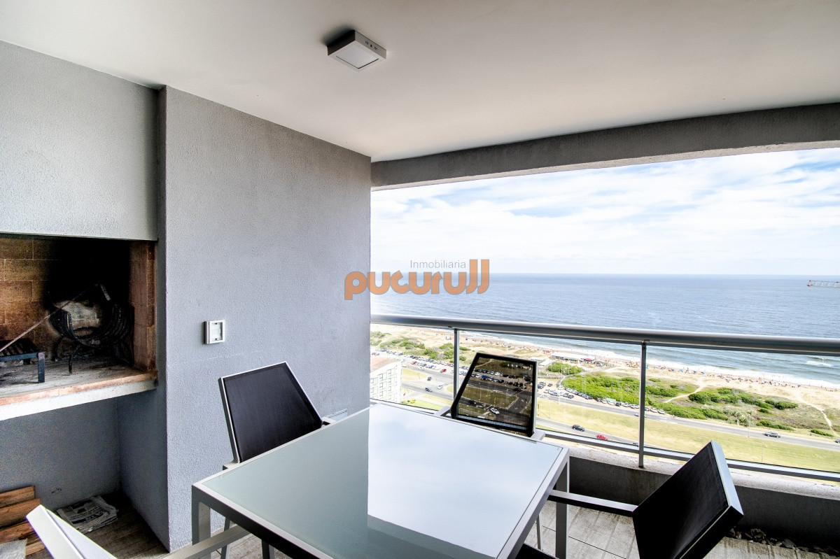 Apartamento ID.2280 - Apartamento de 3 Dormitorios + Dependencia y Parrillero en Frente a Playa Brava, Punta del Este