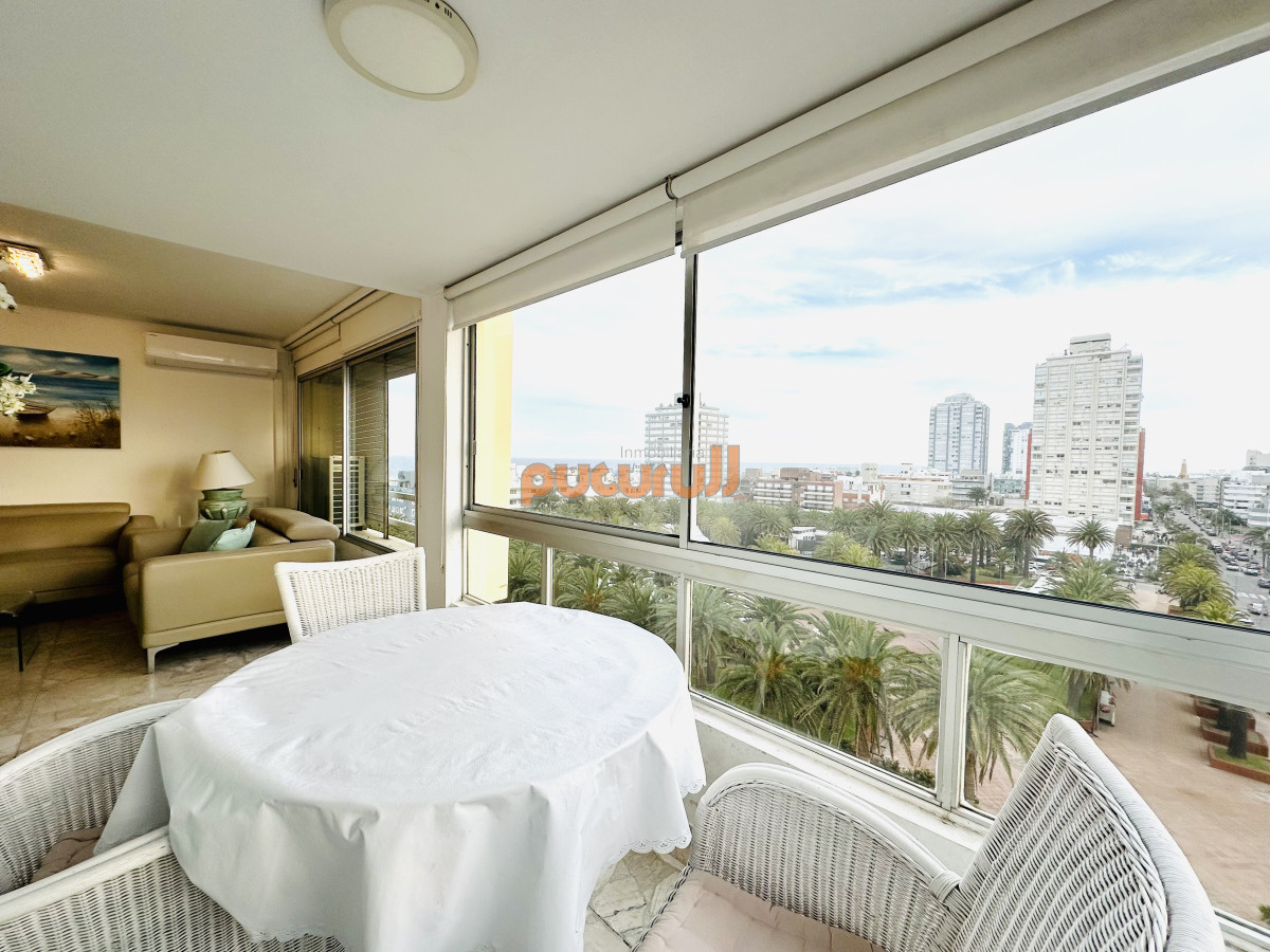 Apartamento ID.2708 - Venta de apartamento en Península de Punta del este con 3 dormitorios y 2 baños reciclado 