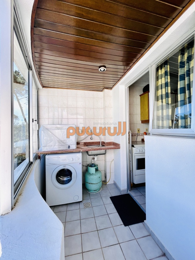 Apartamento ID.1927 - Penthouse de 3 Dormitorios y Terraza Parrillero a metros de Playa Mansa