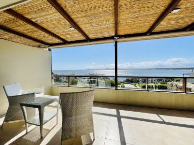 Apartamento de 2 Dormitorios con Vista al Mar y Parrillero en Quartier Punta Ballena