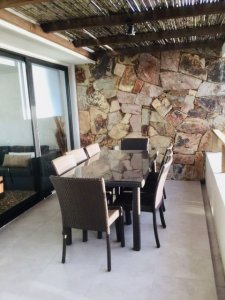 Alquiler temporario de apartamento de dos dormitorios con dos baños en suite, punta ballena 