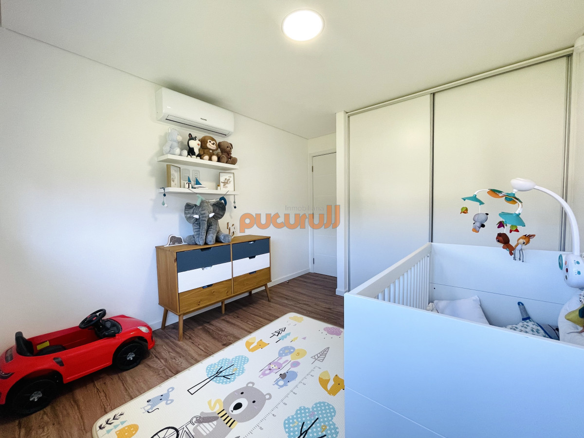 Casa ID.2577 - Moderna Casa de 4 Dormitorios, Piscina Climatizada y Parrillero en Punta Ballena, Barrio Semi Privado