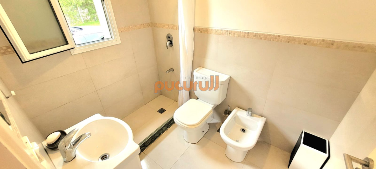 Casa ID.2677 - Casa moderna de 5 dormitorios y Piscina Climatizada en Punta del Este