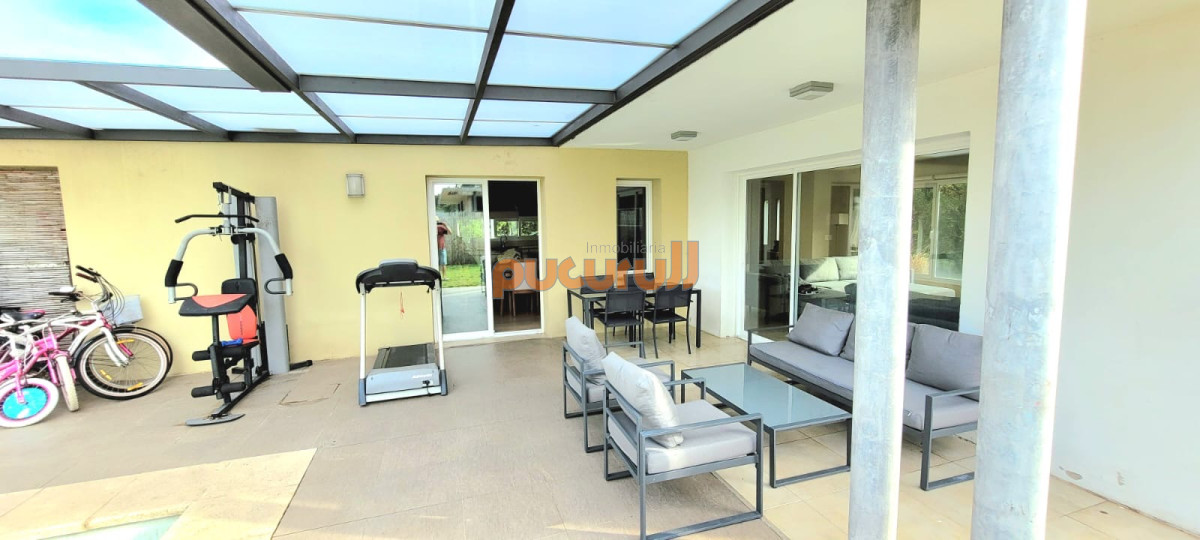 Casa ID.2677 - Casa moderna de 5 dormitorios y Piscina Climatizada en Punta del Este