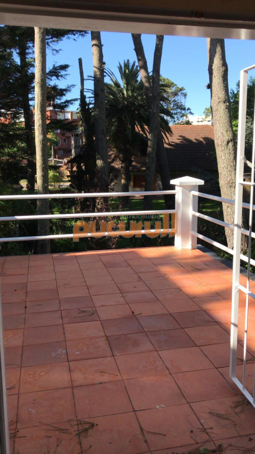 Casa ID.2678 - Casa de 3 Dormitorios más Dependencia y Piscina, en Aidy Grill Punta del Este, Ubicada a pasos del Mar