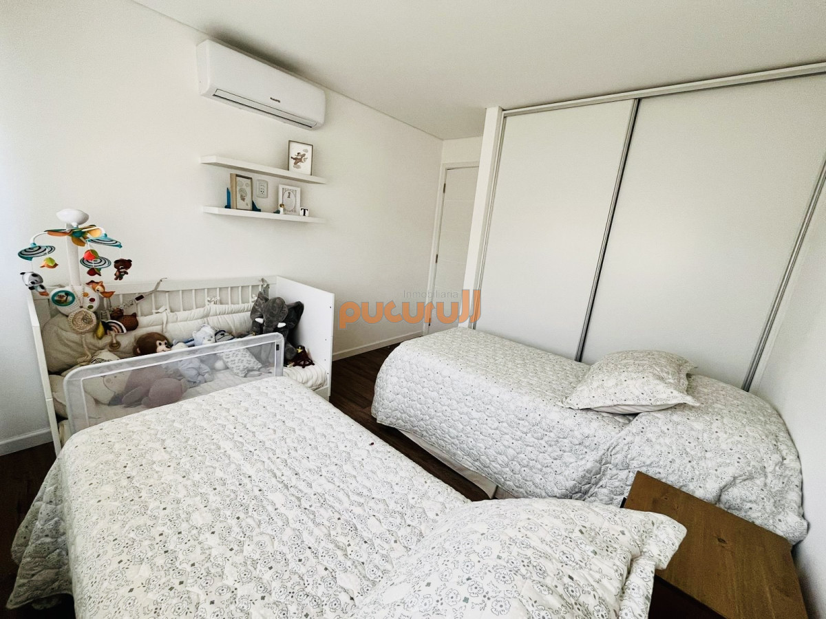 Casa ID.2577 - Moderna Casa de 4 Dormitorios, Piscina Climatizada y Parrillero en Punta Ballena, Barrio Semi Privado