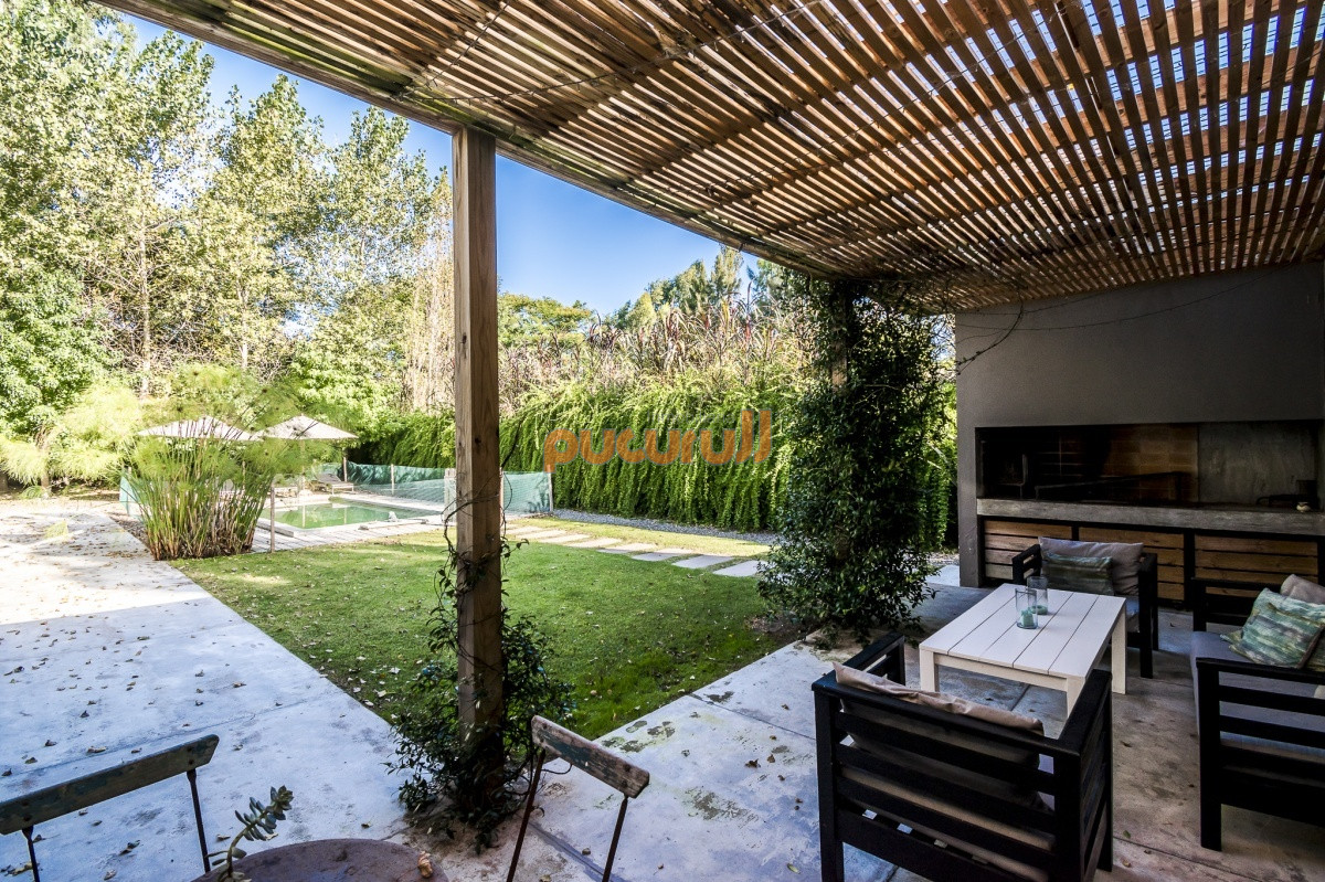 Casa ID.2675 - Excelente Casa de 3 Dormitorios en Barrio Privado, La Arbolada - Punta del Este, Venta