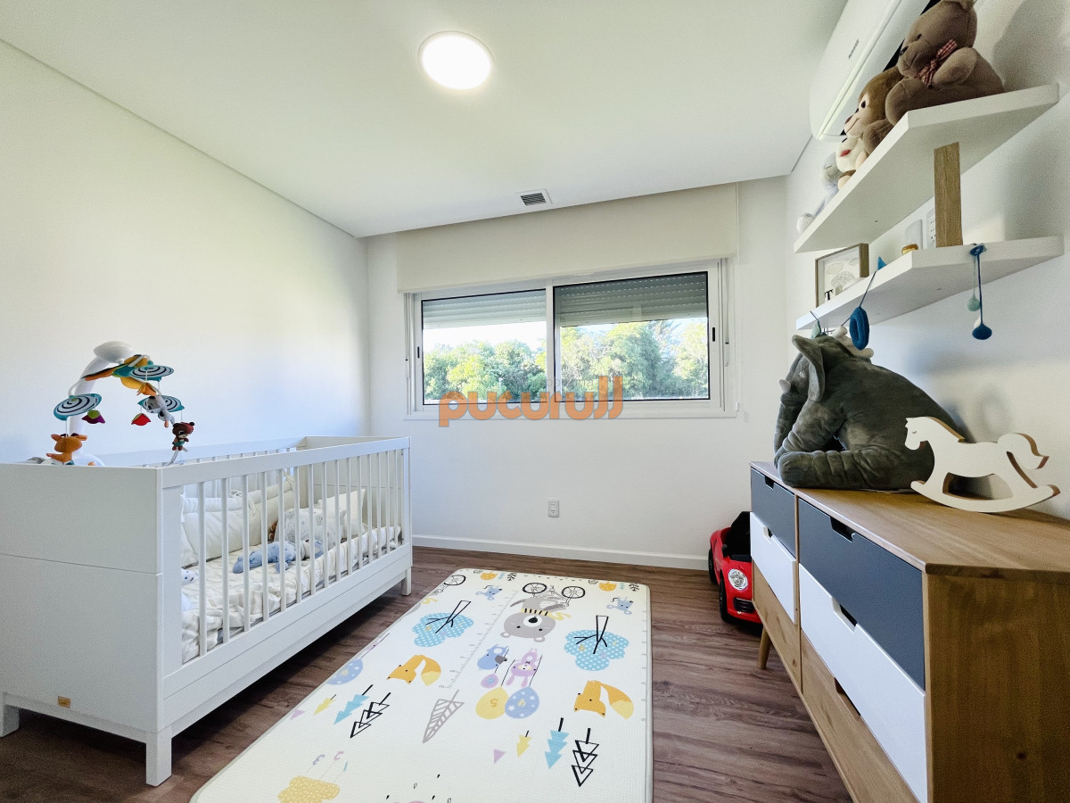 Casa ID.2577 - Moderna Casa de 4 Dormitorios, Piscina Climatizada y Parrillero en Punta Ballena, Barrio Semi Privado