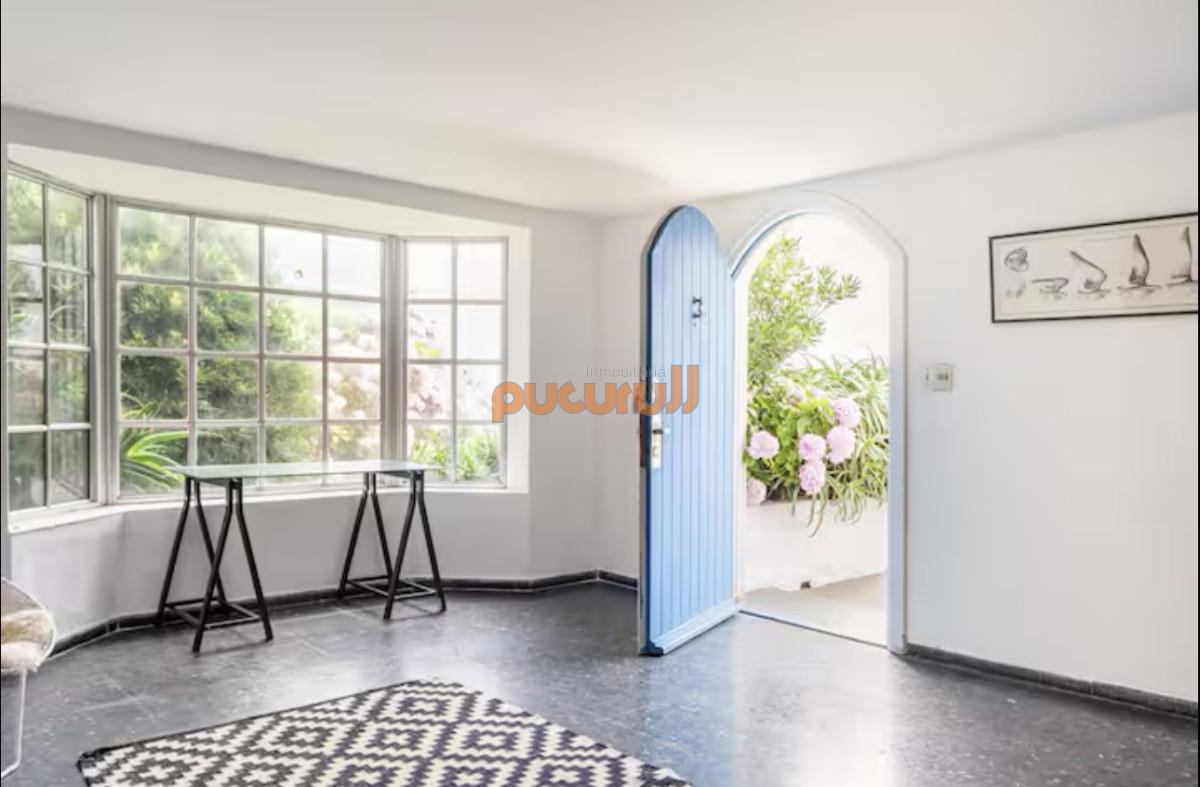 Casa ID.2889 - Gran Casa en Venta sobre el Mar de 5 Dormitorios y Dependencia en Península, Punta del Este