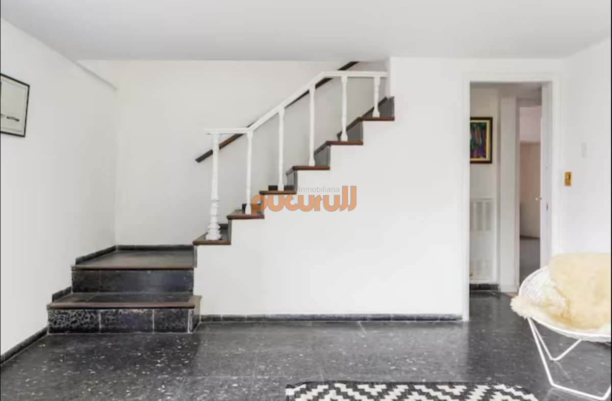 Casa ID.2889 - Gran Casa en Venta sobre el Mar de 5 Dormitorios y Dependencia en Península, Punta del Este