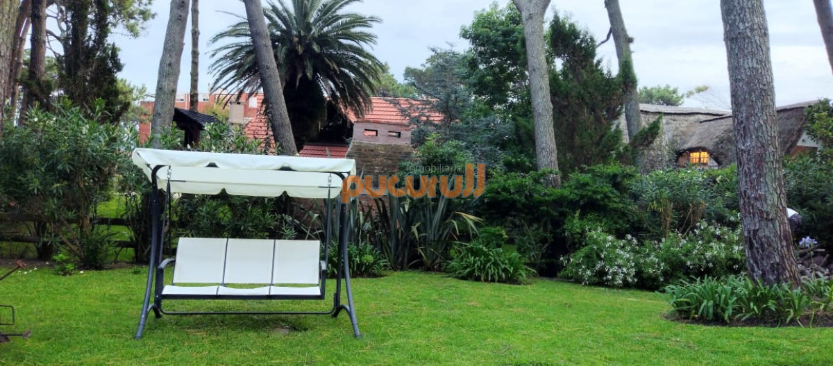 Casa ID.2678 - Casa de 3 Dormitorios más Dependencia y Piscina, en Aidy Grill Punta del Este, Ubicada a pasos del Mar