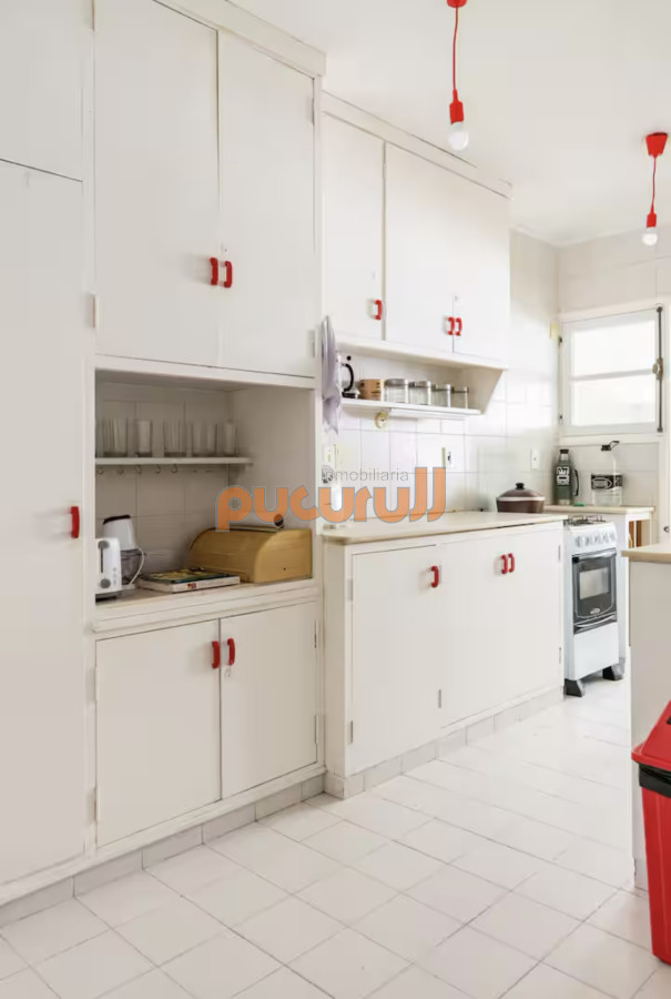 Casa ID.2889 - Gran Casa en Venta sobre el Mar de 5 Dormitorios y Dependencia en Península, Punta del Este