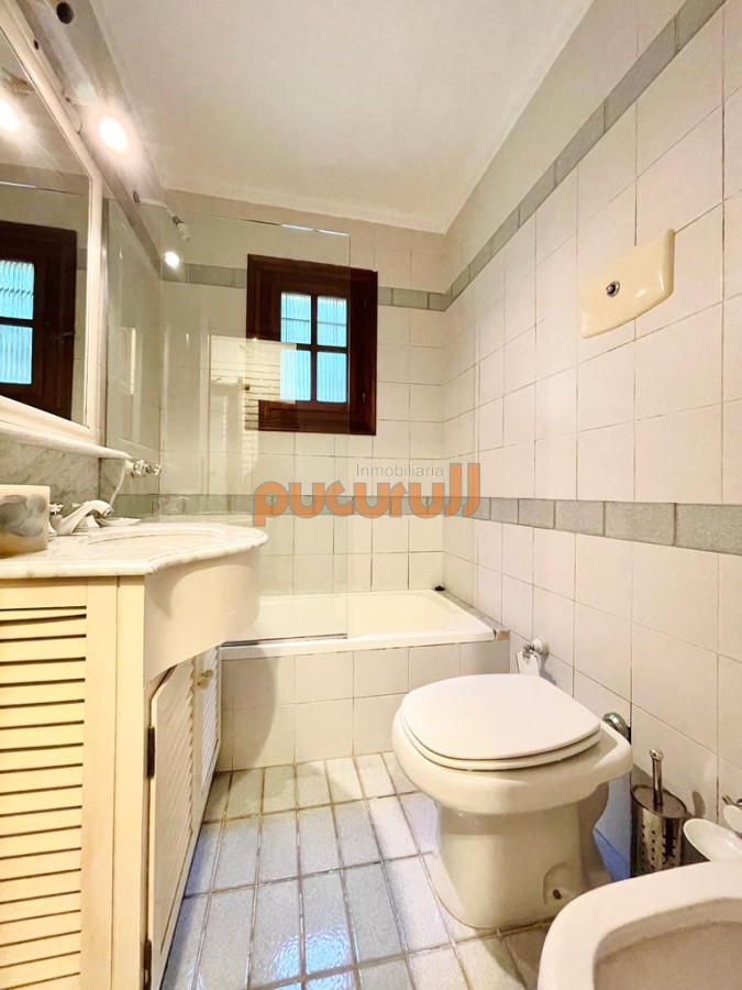 Casa ID.2273 - Excelente Casa de 4 Dormitorios en Playa Mansa - Punta del Este