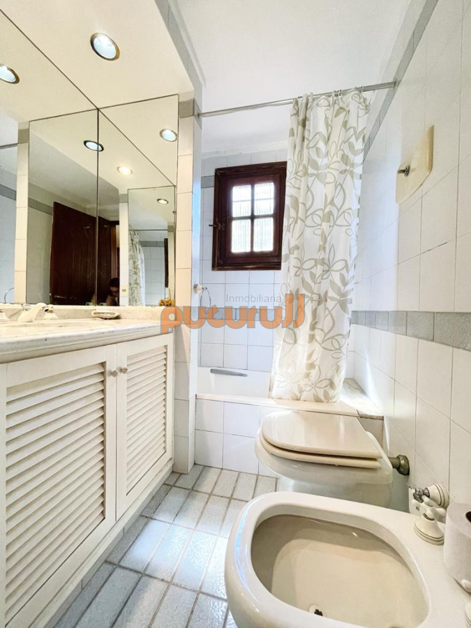 Casa ID.2273 - Excelente Casa de 4 Dormitorios en Playa Mansa - Punta del Este