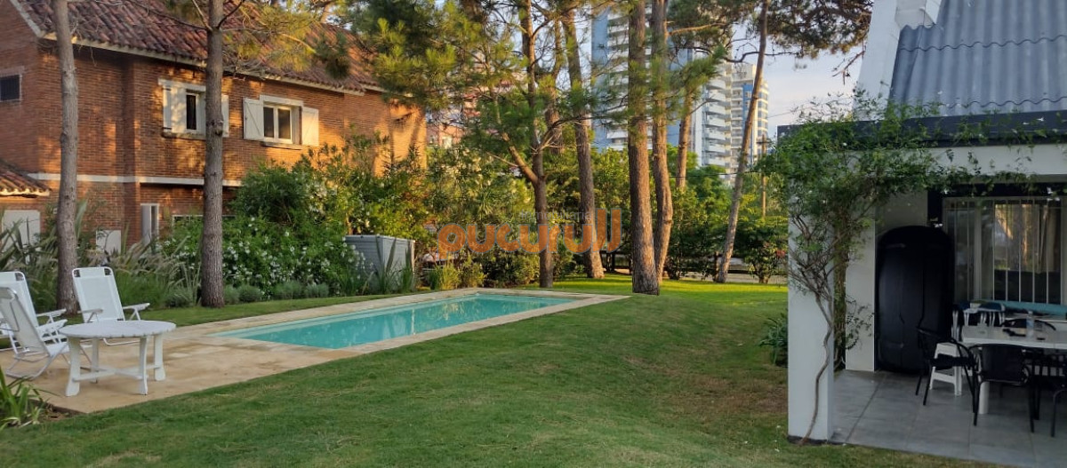 Casa ID.2678 - Casa de 3 Dormitorios más Dependencia y Piscina, en Aidy Grill Punta del Este, Ubicada a pasos del Mar