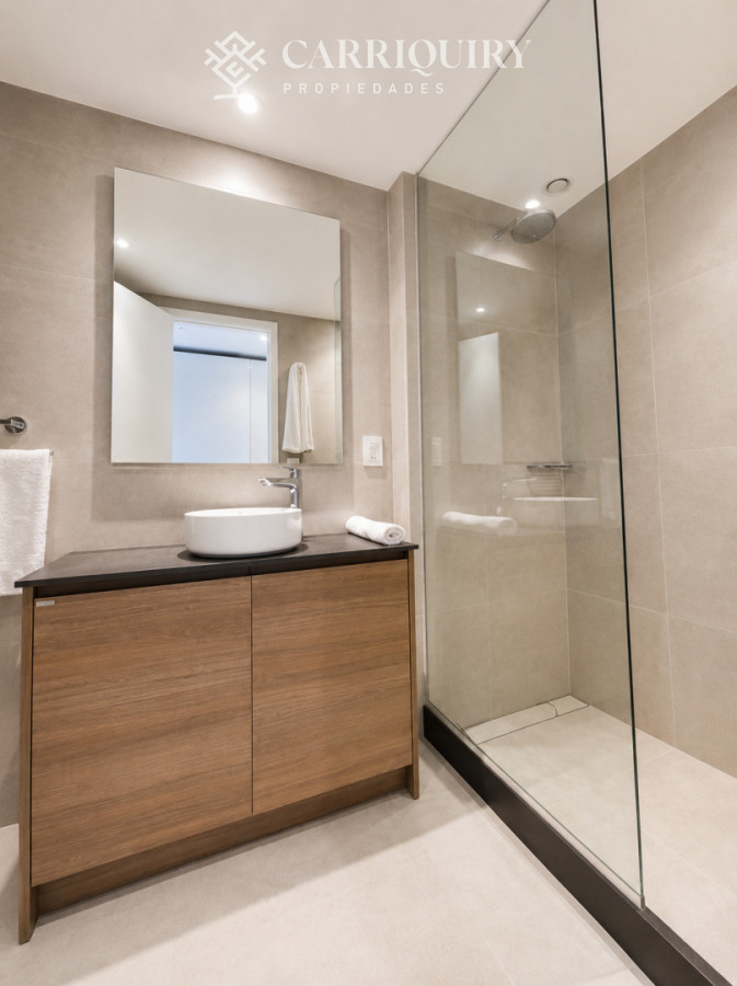 Apartamento ID.5805/Apartamento-en-Mansa--Punta-del-Este - Alquiler temporario de fabuloso departamento de dos dormitorios en Torre Venetian sobre Playa Mansa