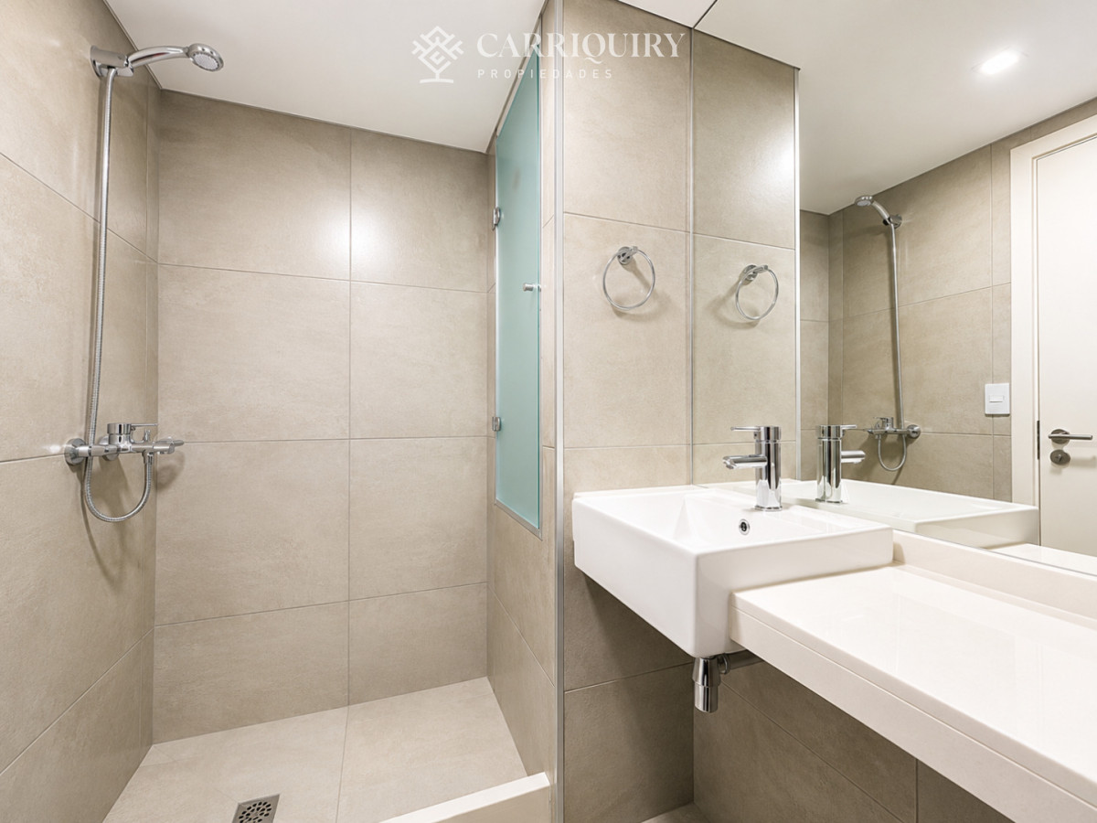 Apartamento ID.10429/apartamento-en-venta-de-3-dormitorios-en-torre-YOO - Moderno Apartamento de 2 Dormitorios en Venta, Playa Brava, Punta del Este