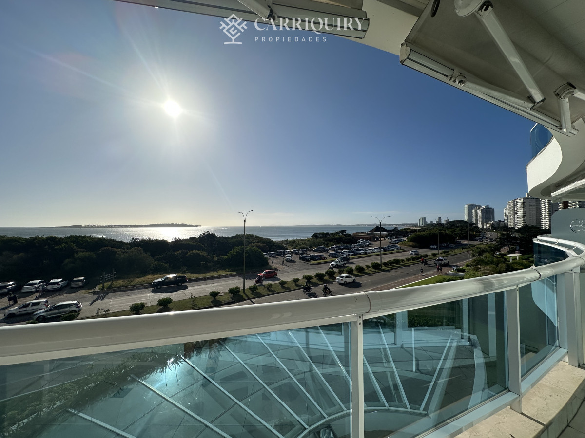 Apartamento ID.8502 - Alquiler temporario de Apartamento de 2 suites sobre Playa Mansa, Primera Línea