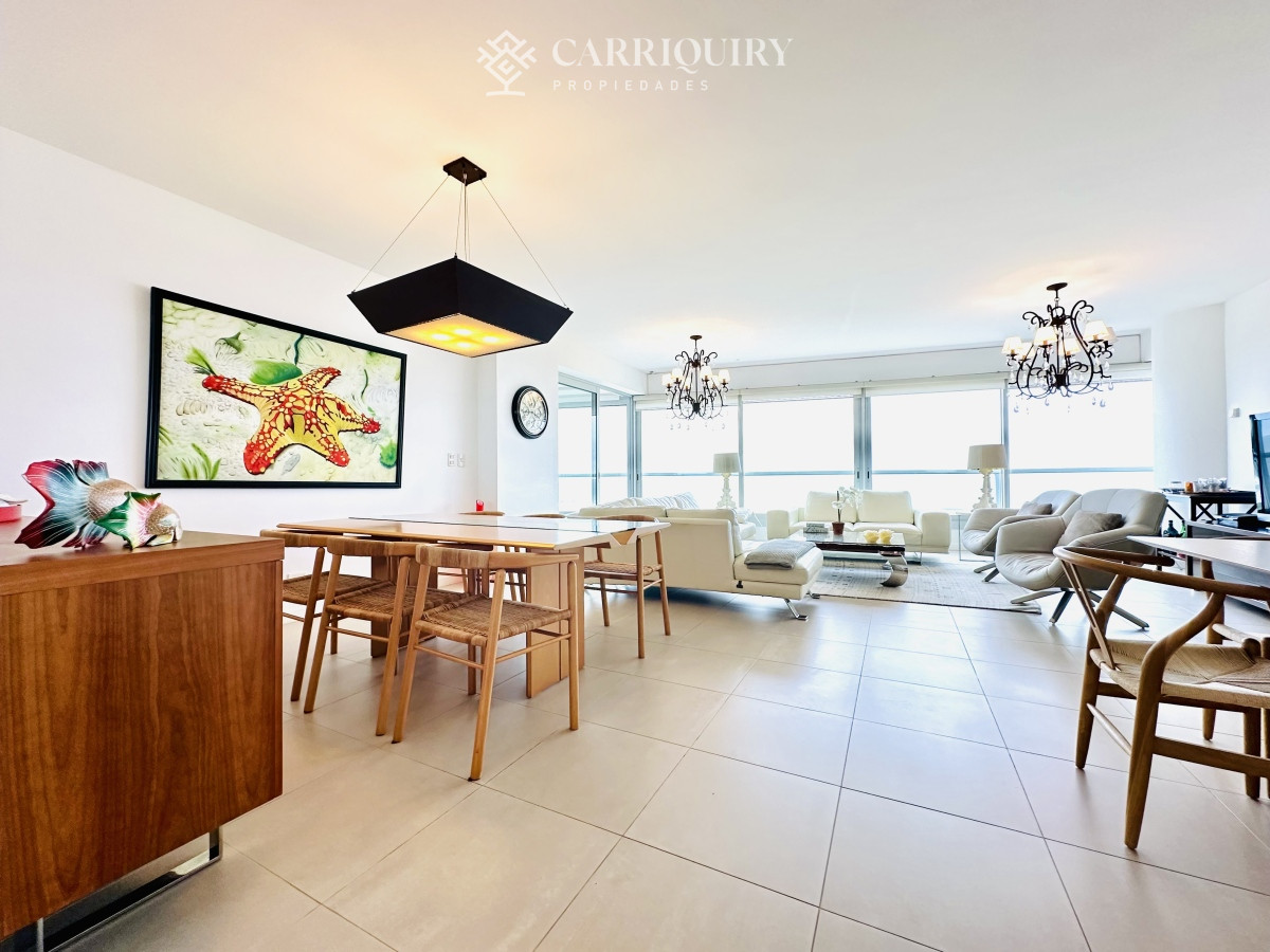 Apartamento ID.7507/Alquiler-temporario-de-apartamento-esquinero-de-tres-dormitorios-más-dependencia-de-servicio-sobre-Playa-Mansa,-Punta-del-Este - Alquiler temporal y anual de maravilloso departamento esquinero en Torre Le Parc, Playa Brava, Punta del Este