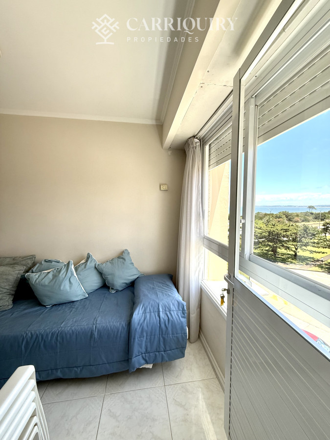Apartamento ID.8071/APARTAMENTO,-4-DORM- -DEP.-SERV,-PUERTO,-PUNTA-DEL-ESTE,-VENTA-Y-ALQUILER - Alquiler temporario de apartamento esquinero de tres dormitorios más dependencia de servicio sobre Playa Mansa, Punta del Este