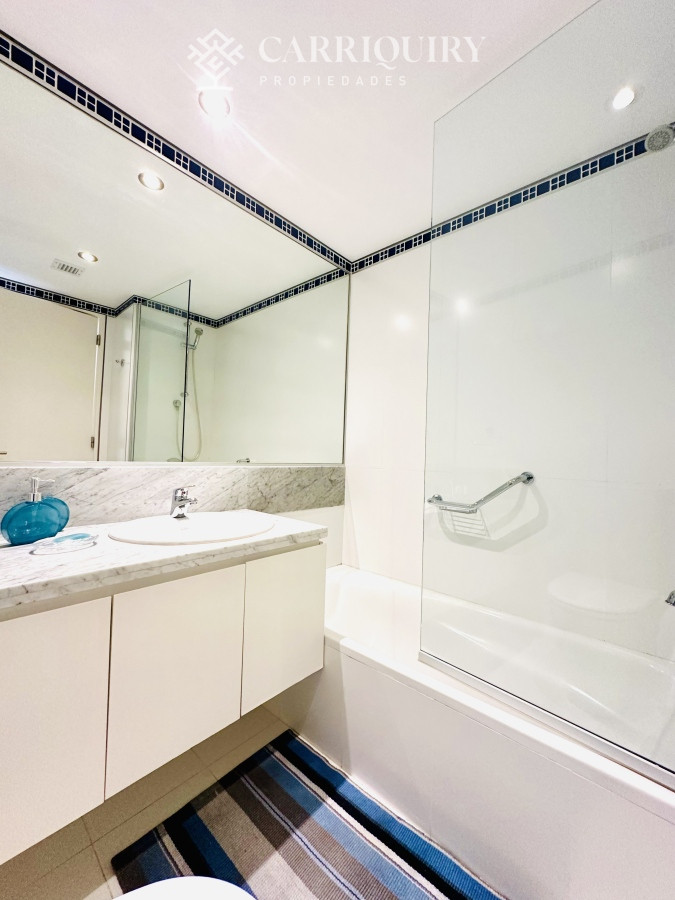 Apartamento ID.7507/Alquiler-temporario-de-apartamento-esquinero-de-tres-dormitorios-más-dependencia-de-servicio-sobre-Playa-Mansa,-Punta-del-Este - Alquiler temporal y anual de maravilloso departamento esquinero en Torre Le Parc, Playa Brava, Punta del Este