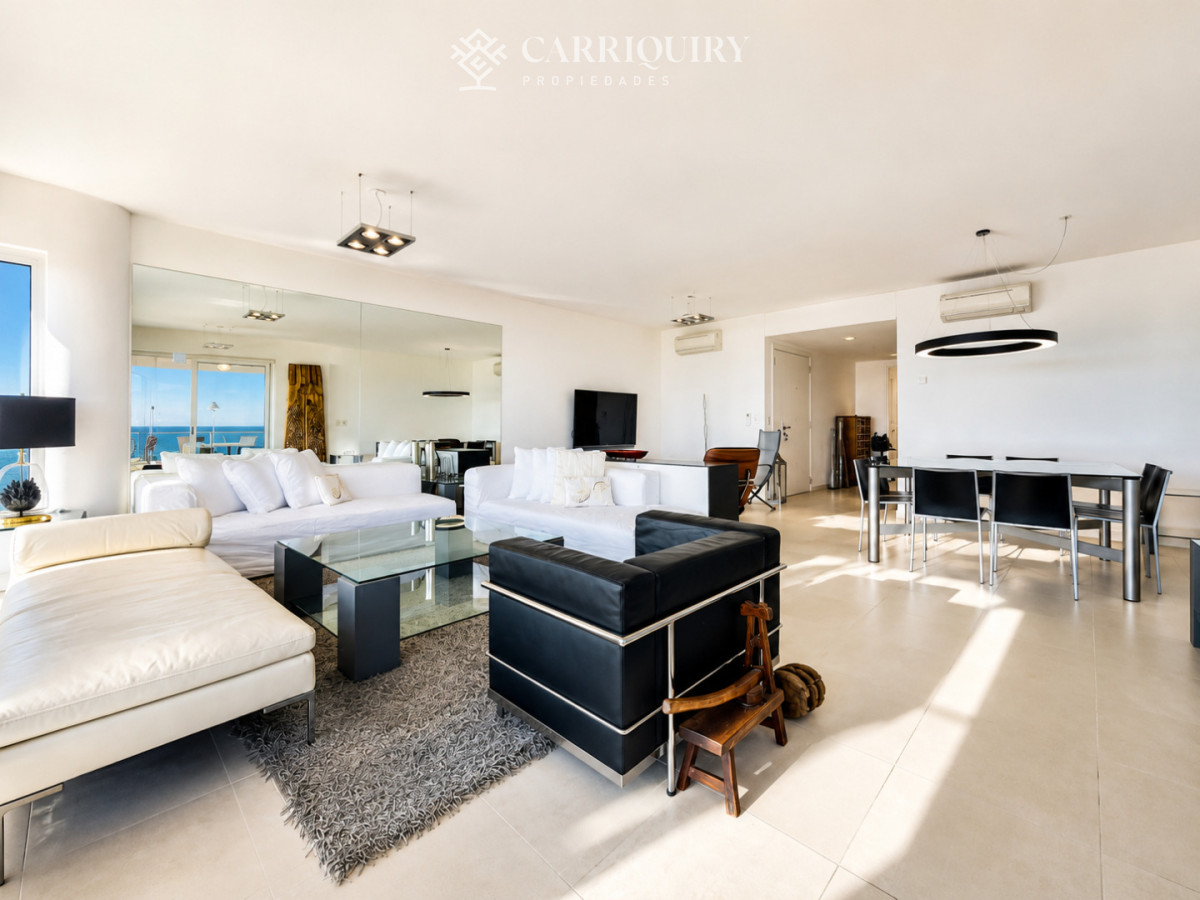 Apartamento ID.7044/Apartamento-en-torre-de-lujo - Venta y alquiler de departamento esquinero de tres dormitorios mas dependencia de servicio, Torre LE PARC, playa Brava. Punta del Este