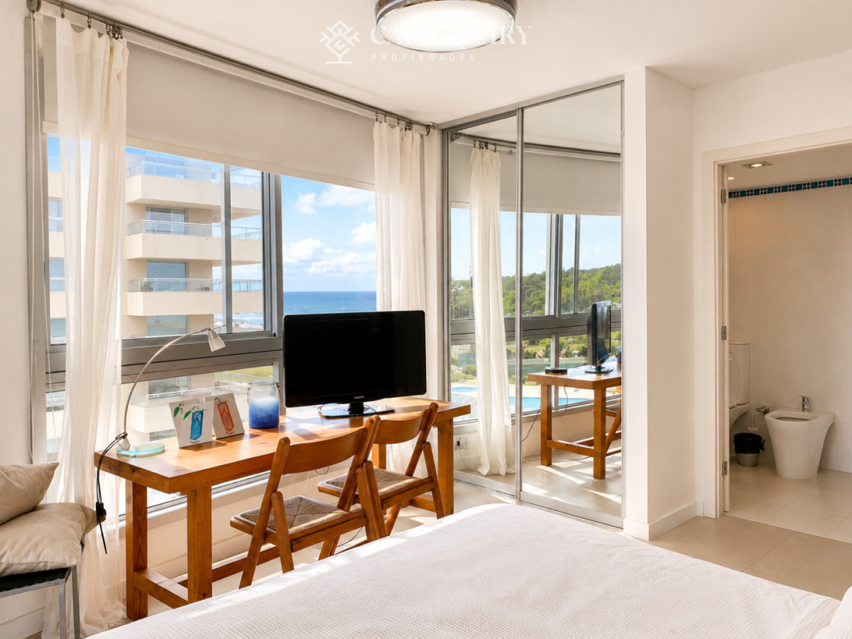 Apartamento ID.7044/Apartamento-en-torre-de-lujo - Venta y alquiler de departamento esquinero de tres dormitorios mas dependencia de servicio, Torre LE PARC, playa Brava. Punta del Este