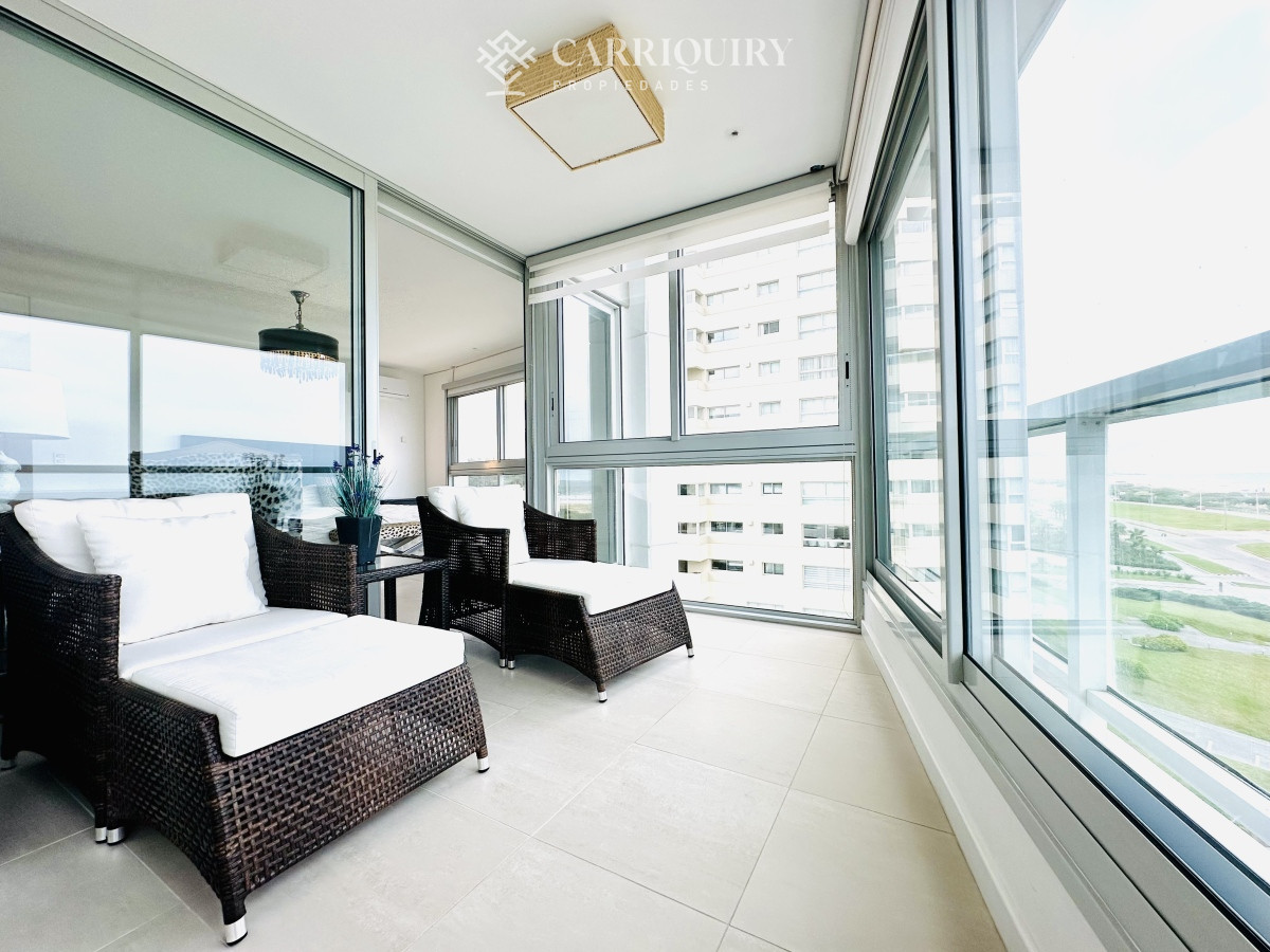 Apartamento ID.7507/Alquiler-temporario-de-apartamento-esquinero-de-tres-dormitorios-más-dependencia-de-servicio-sobre-Playa-Mansa,-Punta-del-Este - Alquiler temporal y anual de maravilloso departamento esquinero en Torre Le Parc, Playa Brava, Punta del Este