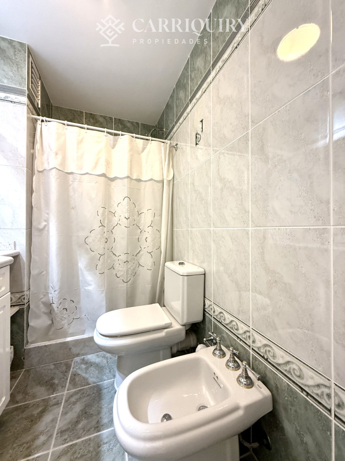 Apartamento ID.8071/APARTAMENTO,-4-DORM- -DEP.-SERV,-PUERTO,-PUNTA-DEL-ESTE,-VENTA-Y-ALQUILER - Alquiler temporario de apartamento esquinero de tres dormitorios más dependencia de servicio sobre Playa Mansa, Punta del Este