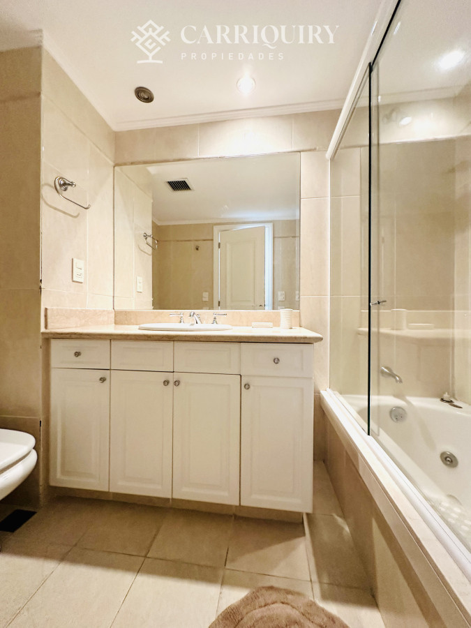 Apartamento ID.8502 - Alquiler temporario de Apartamento de 2 suites sobre Playa Mansa, Primera Línea