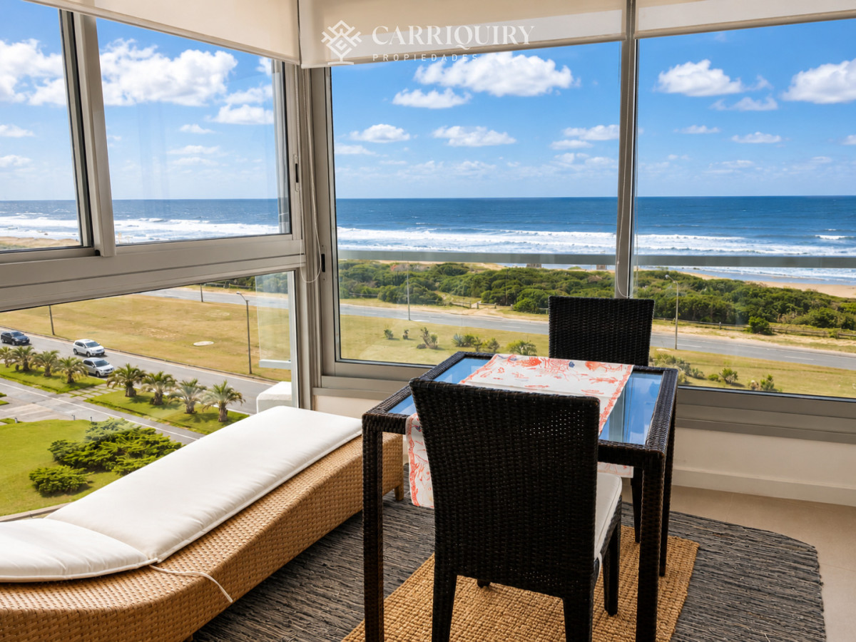 Apartamento ID.7044/Apartamento-en-torre-de-lujo - Venta y alquiler de departamento esquinero de tres dormitorios mas dependencia de servicio, Torre LE PARC, playa Brava. Punta del Este