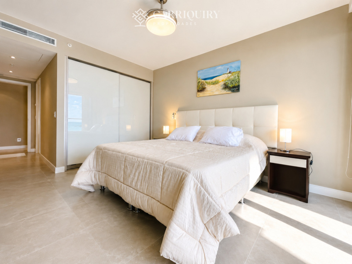 Apartamento ID.5805/Apartamento-en-Mansa--Punta-del-Este - Alquiler temporario de fabuloso departamento de dos dormitorios en Torre Venetian sobre Playa Mansa