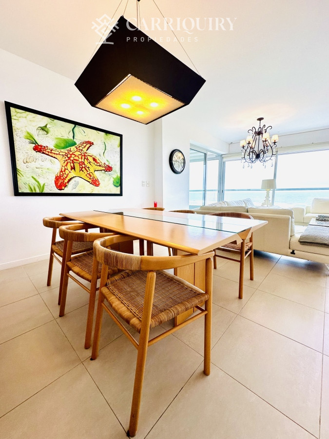 Apartamento ID.7507/Alquiler-temporario-de-apartamento-esquinero-de-tres-dormitorios-más-dependencia-de-servicio-sobre-Playa-Mansa,-Punta-del-Este - Alquiler temporal y anual de maravilloso departamento esquinero en Torre Le Parc, Playa Brava, Punta del Este