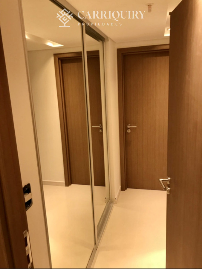 Apartamento ID.10467 - Venta de apartamento de 2 dormitorios más dependencia y parrillero en Playa Mansa