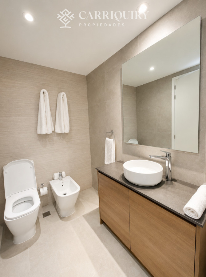 Apartamento ID.5805/Apartamento-en-Mansa--Punta-del-Este - Alquiler temporario de fabuloso departamento de dos dormitorios en Torre Venetian sobre Playa Mansa