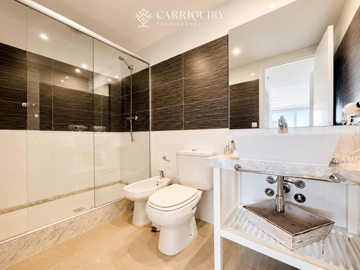 Apartamento ID.10435 - Moderno Apartamento Penthouse con Parrillero en torre One, Playa Brava Punta del Este