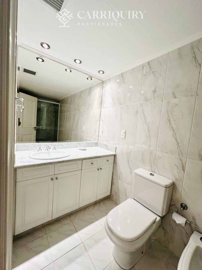 Apartamento ID.8502 - Alquiler temporario de Apartamento de 2 suites sobre Playa Mansa, Primera Línea