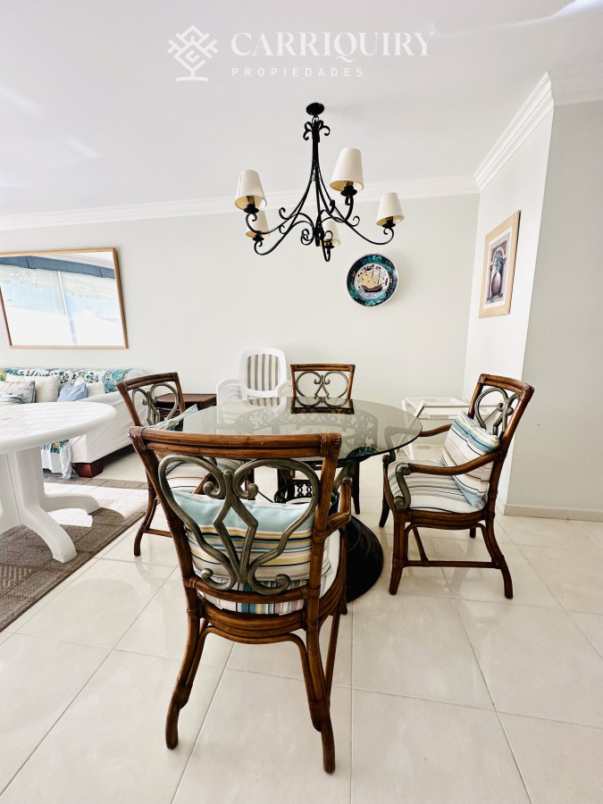 Apartamento ID.8502 - Alquiler temporario de Apartamento de 2 suites sobre Playa Mansa, Primera Línea