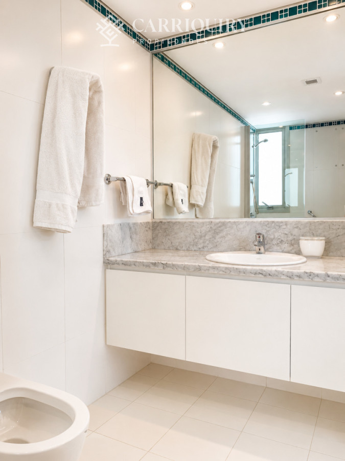 Apartamento ID.7044/Apartamento-en-torre-de-lujo - Venta y alquiler de departamento esquinero de tres dormitorios mas dependencia de servicio, Torre LE PARC, playa Brava. Punta del Este