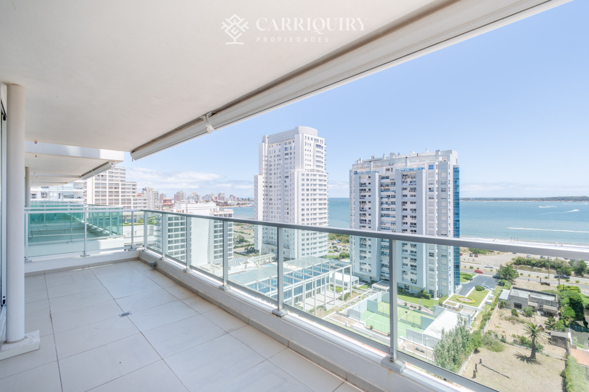 Apartamento ID.5507 - Venta de Excelente Apartamento de 3 Dormitorios con Vista al Mar, Playa Mansa, Punta del Este