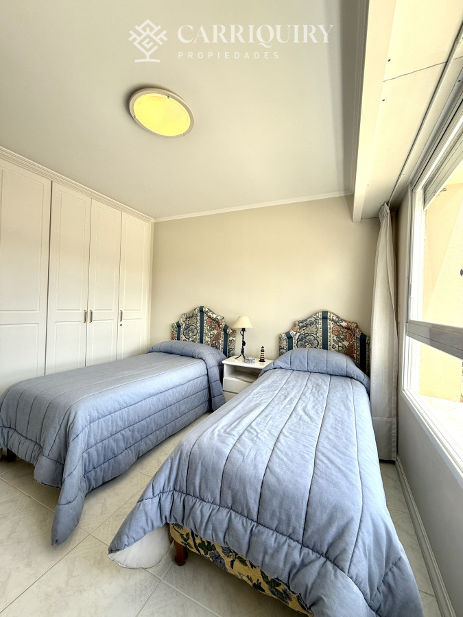 Apartamento ID.8071/APARTAMENTO,-4-DORM- -DEP.-SERV,-PUERTO,-PUNTA-DEL-ESTE,-VENTA-Y-ALQUILER - Alquiler temporario de apartamento esquinero de tres dormitorios más dependencia de servicio sobre Playa Mansa, Punta del Este